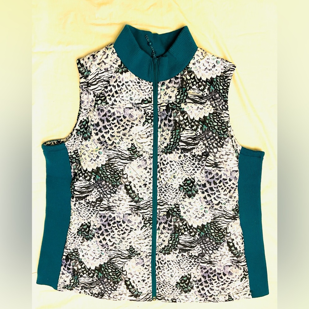 Ladies warm vest/ size 22/24 Full Beauty Sport